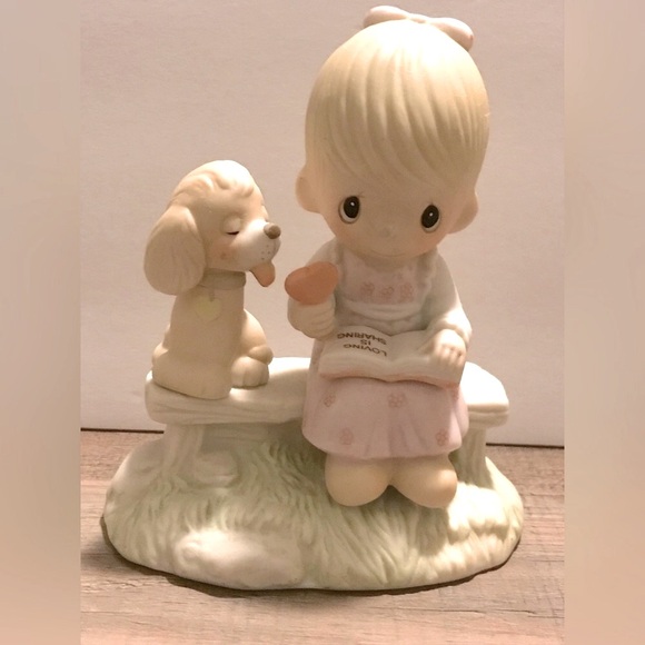 1979 Precious Moments Collectible "loving is sharing" Girl and Puppy Figurine - Picture 3 of 9